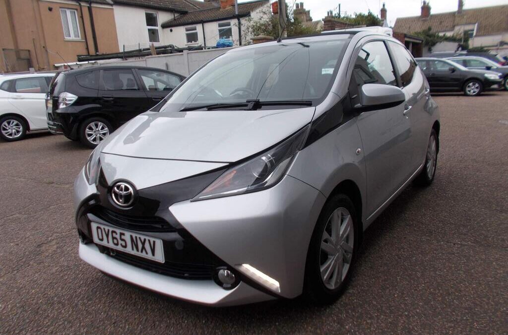 2015 Toyota Aygo Silver 1.0 VVT-i x-pression x-wave x-shift Euro 5 5dr Petrol