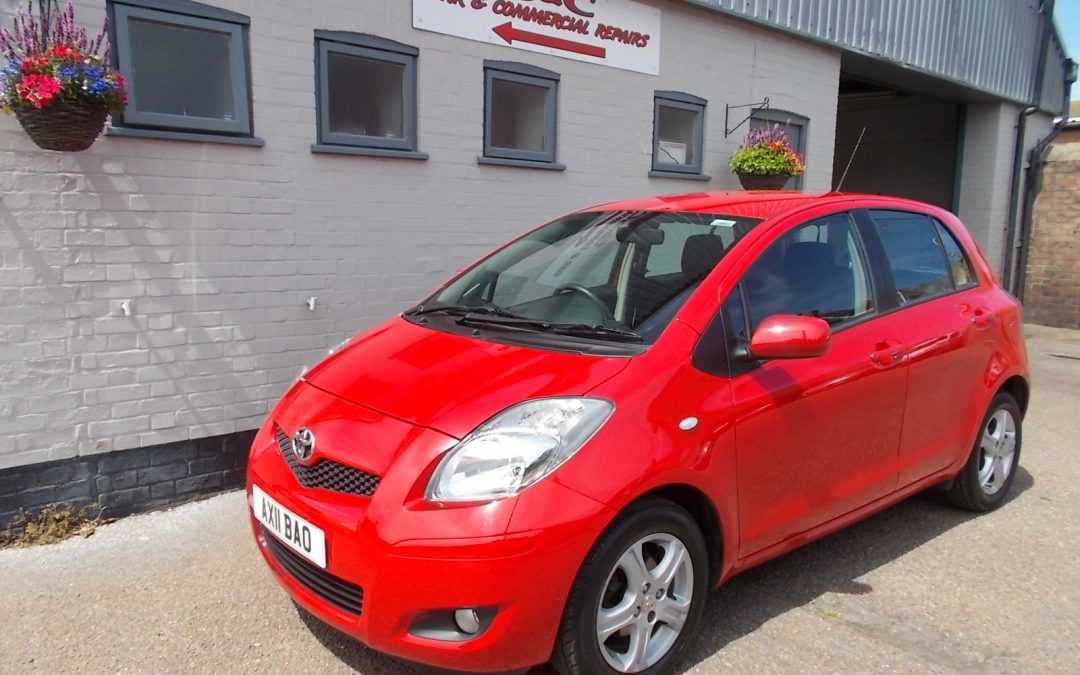 Toyota Yaris AUTOMATIC 2011 5DR Hatchback, Red, 1.3, Petrol